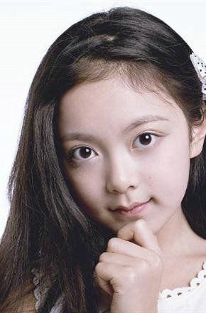 陈品妤个人资料,才华横溢的年轻艺术家，绽放独特光彩